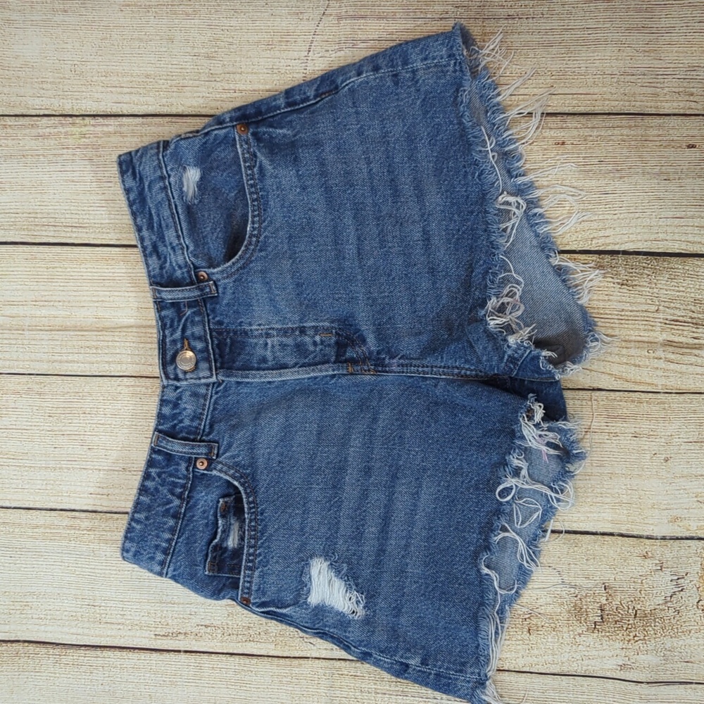 H&M Women's Frayed Hem Distressed Button Fly Jean Shorts Size 6
